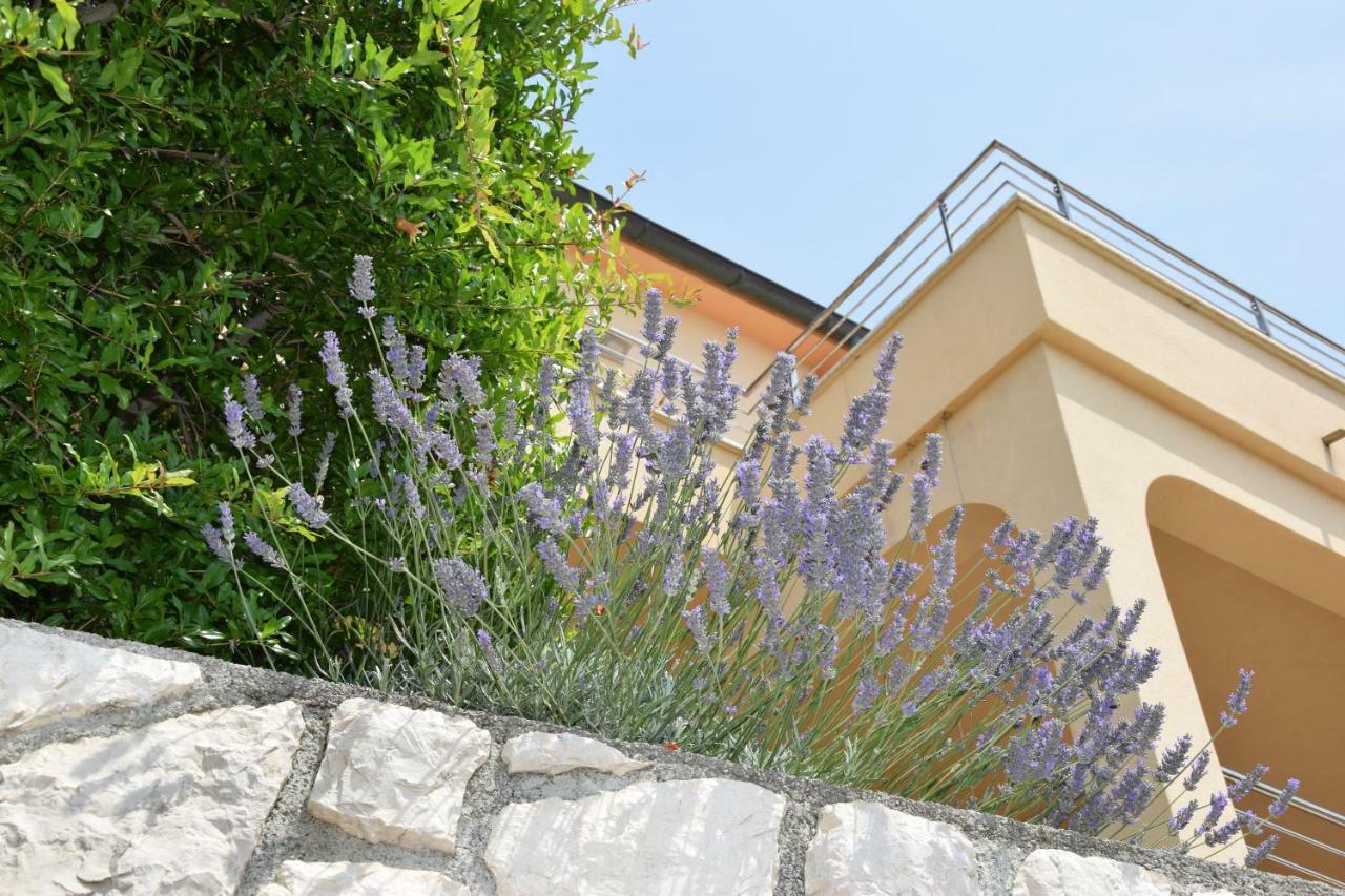 Charming Villa Rab Раб Екстериор снимка